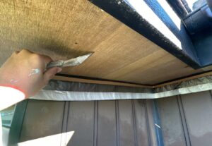 板橋区 外壁塗装 木部塗装 下地調整のケレン作業