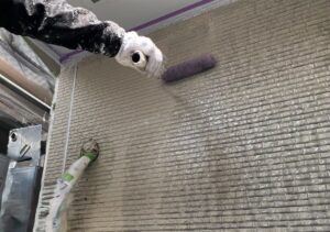 練馬区　外壁の下塗りの様子