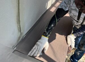 練馬区　庇のケレン作業中