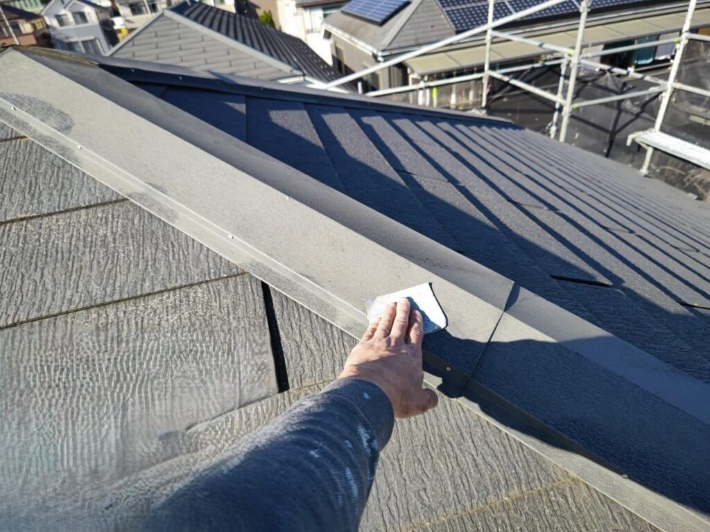 練馬区　屋根板金のケレン作業