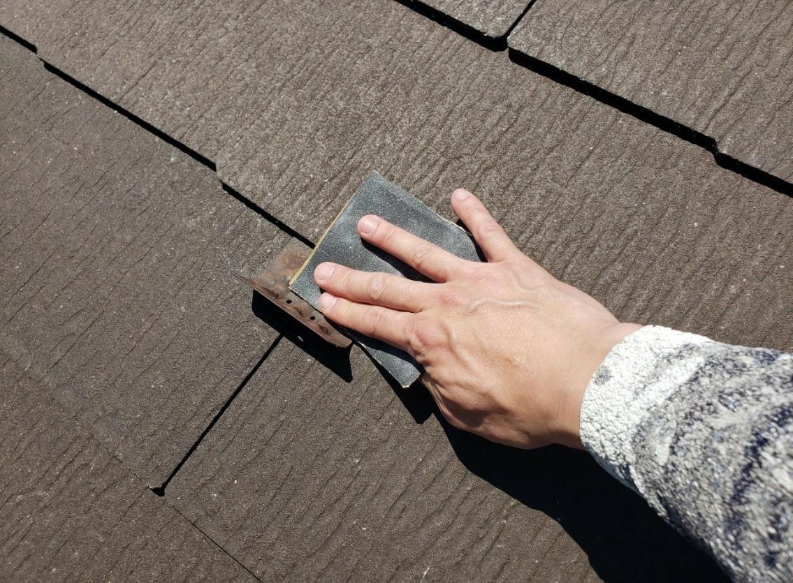 練馬区　集合住宅　屋根　雪止めのケレンの様子