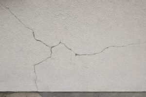 練馬区 外壁工事 クラック ひび割れ 補修前 状態確認