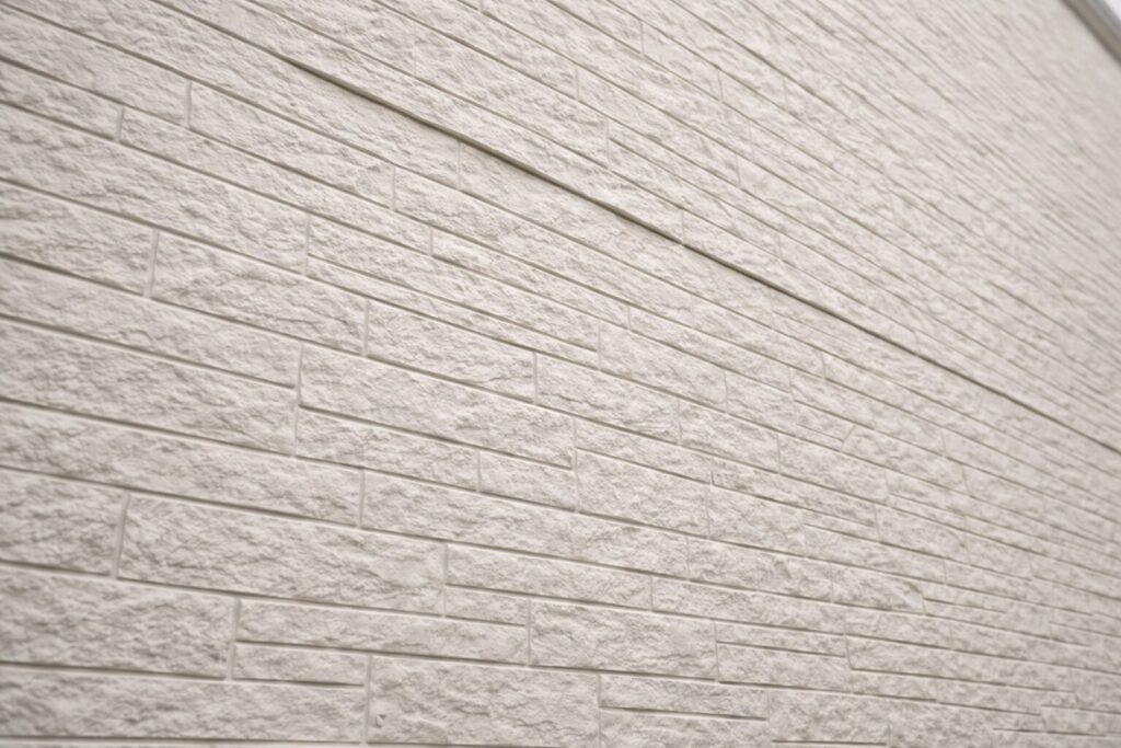 練馬区 外壁塗装 サイディングの反りが確認できる外壁状態