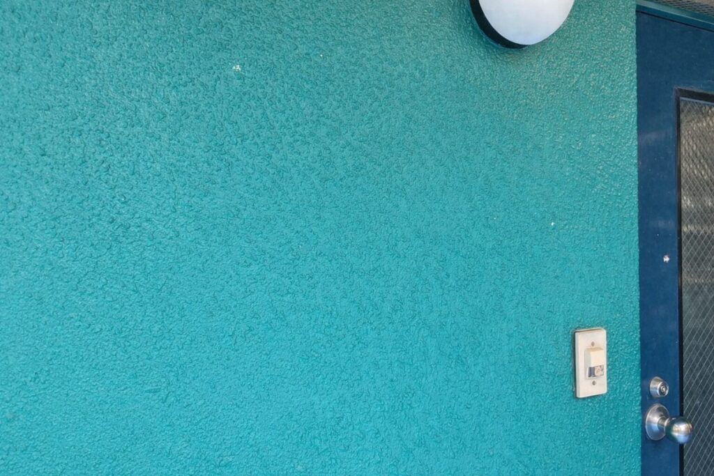 練馬区の集合住宅で外壁塗装前の外壁の劣化状態